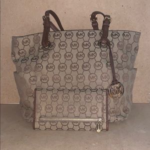Michael Kors Tote with matching wallet